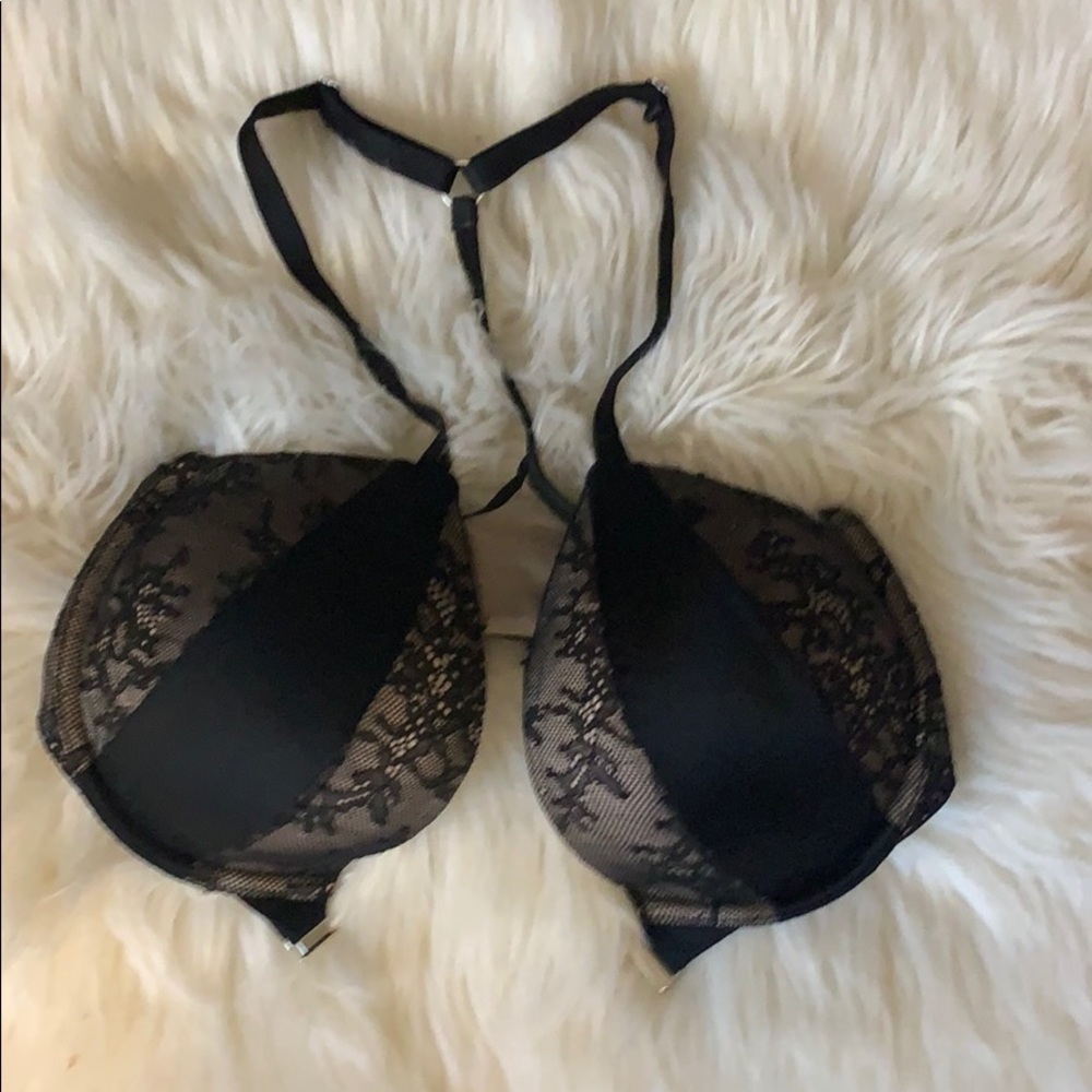 Victoria’s Secret front close racerback bra 🌟